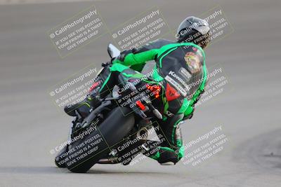 media/Dec-17-2022-SoCal Trackdays (Sat) [[224abd9271]]/Turn 10 Backside (120pm)/